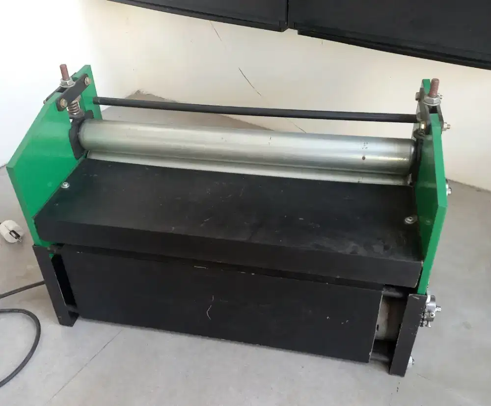 Mesin Percetakan Pres Hardcover Karton Kertas Undangan Box