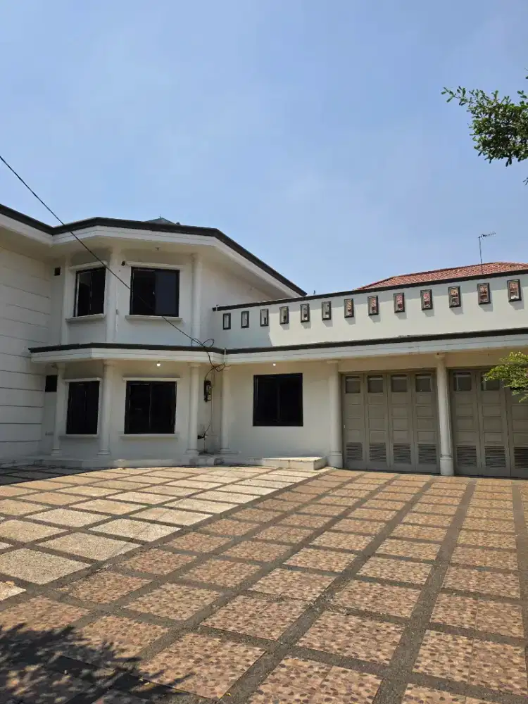 Di SEWA rumah Villa Sawo Jakarta Selatan