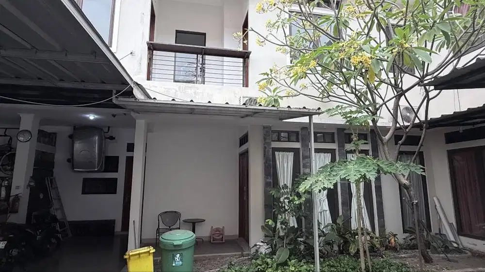 Disewakan rumah 2 lantai di Mampang Prapatan, Jakarta Selatan