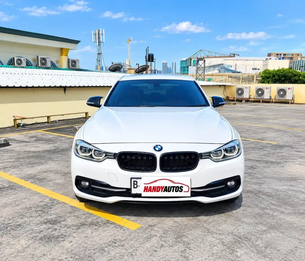 BMW 320i Sport 2018 Automatic Putih Metalik