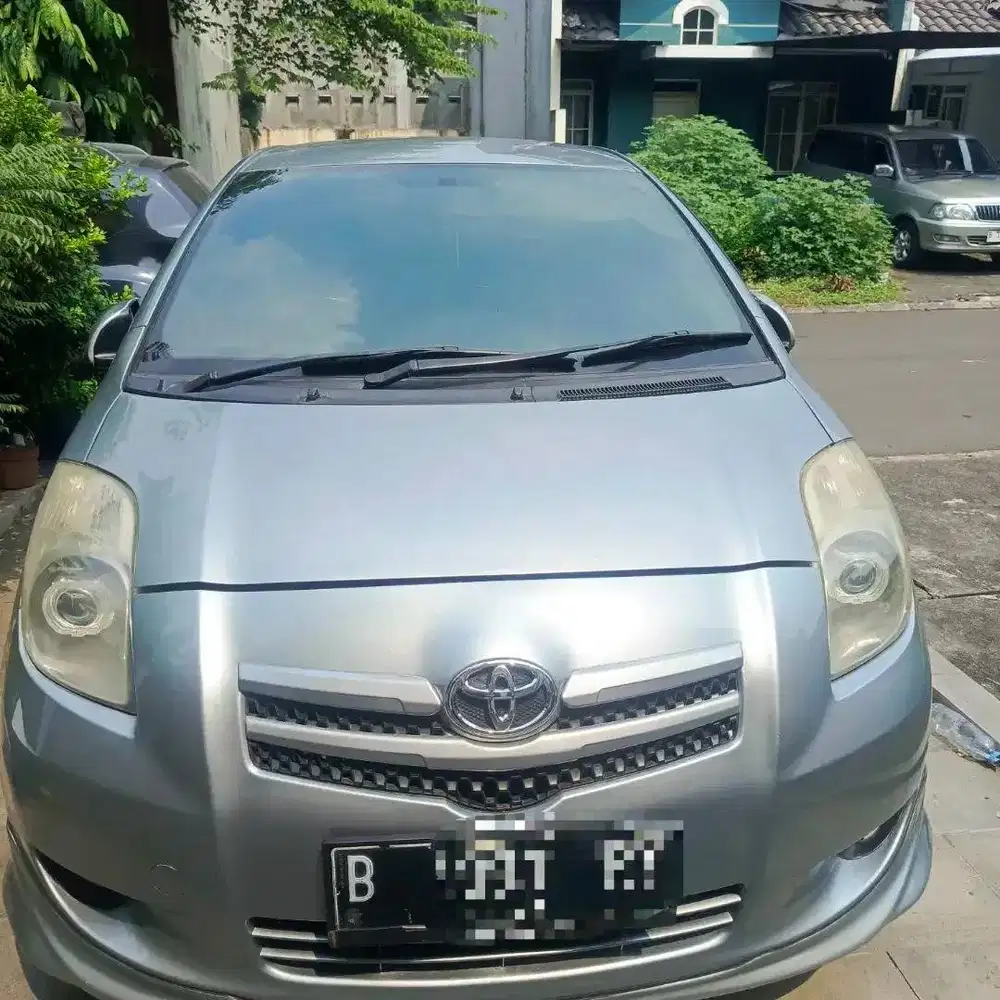 toyota yaris (2009)