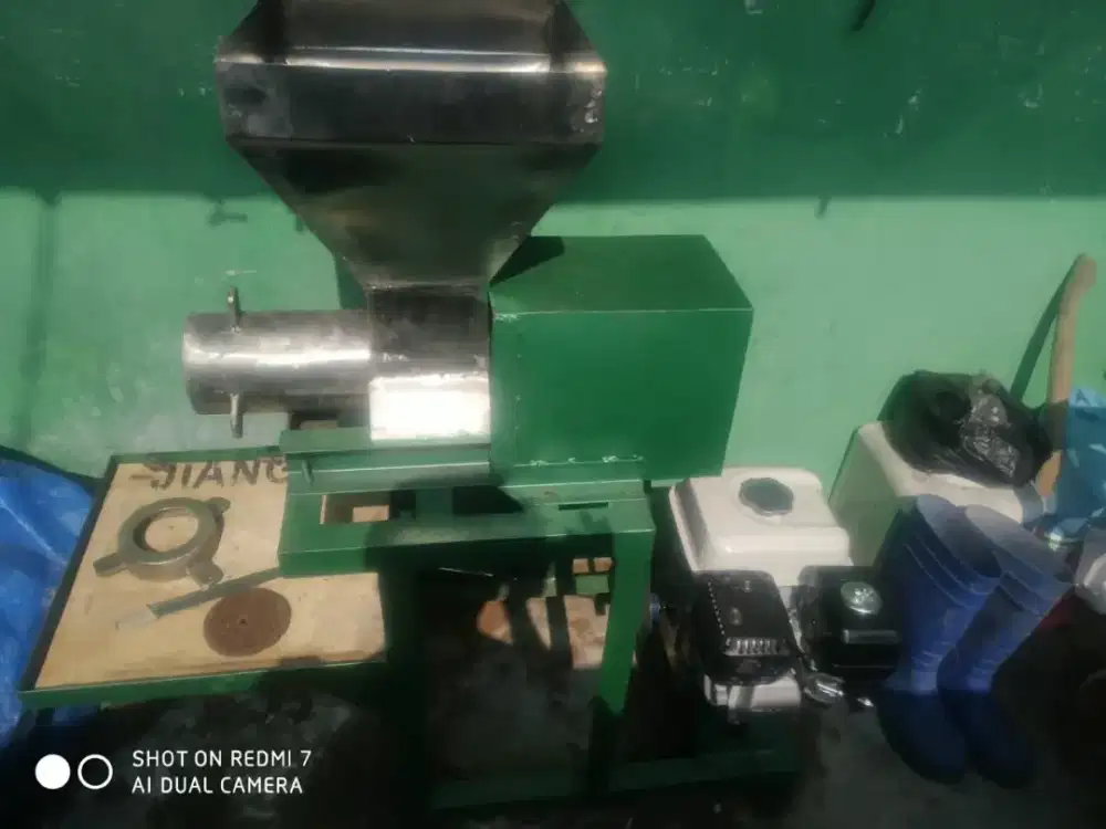 Mesin pakan pencetak pelet premium