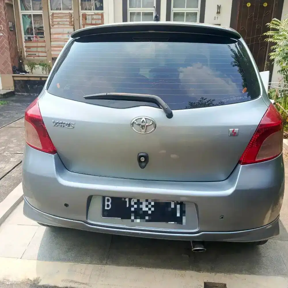 toyota yaris (2009)