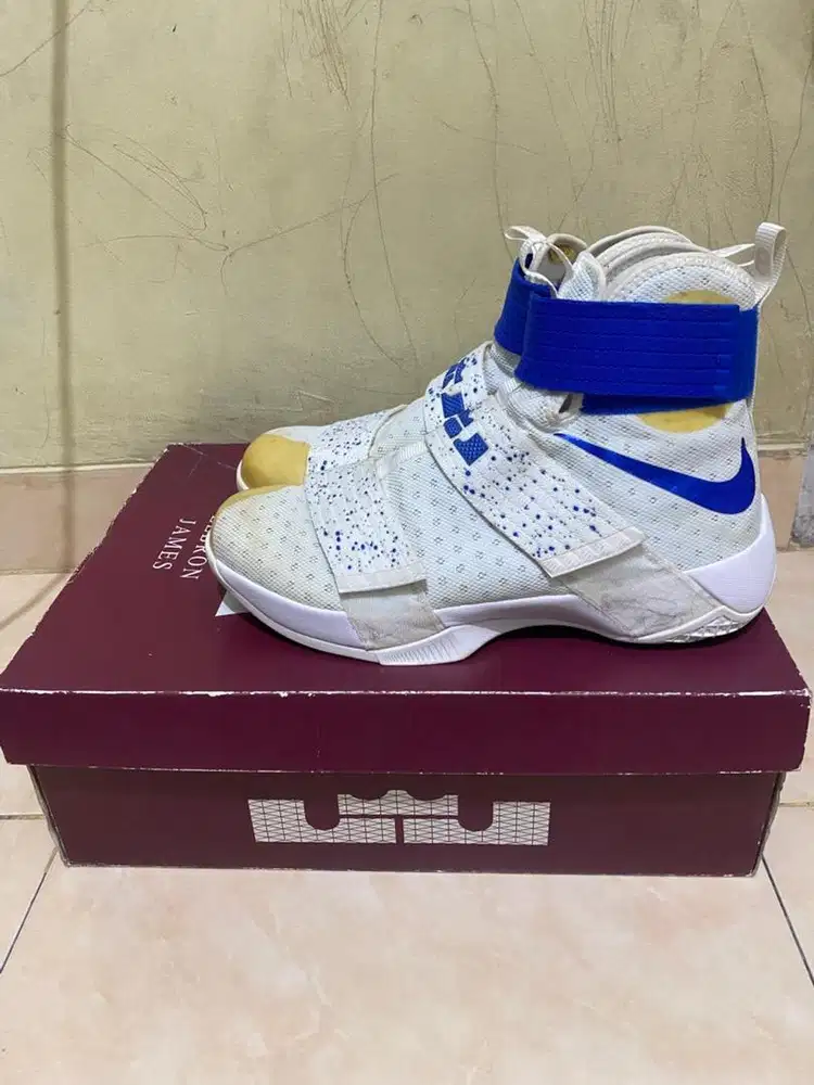dijual cepat sepatu nike lebron soldier 10
