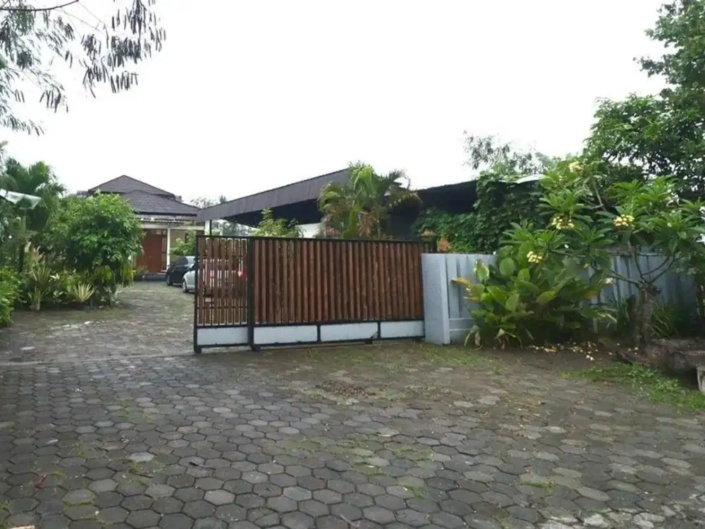 Rumah Villa Private Pool di Jalan Parangtritis Sewon Bantul