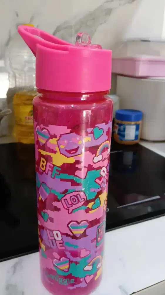 Botol minum smiggle
