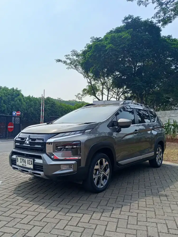 MITSUBISHI XPANDER CROSS 2023 SEPERTI BARU KM RENDAH