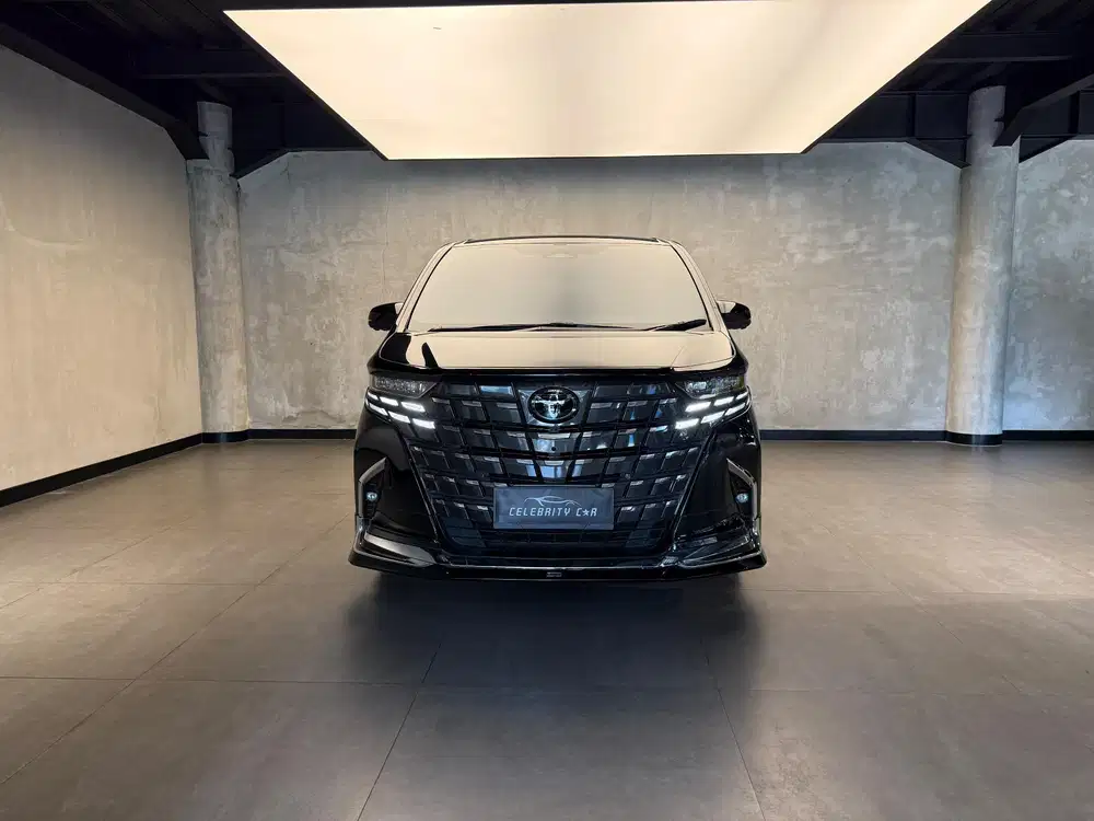 Toyota Alphard 2.5 Hybrid CVT 2024