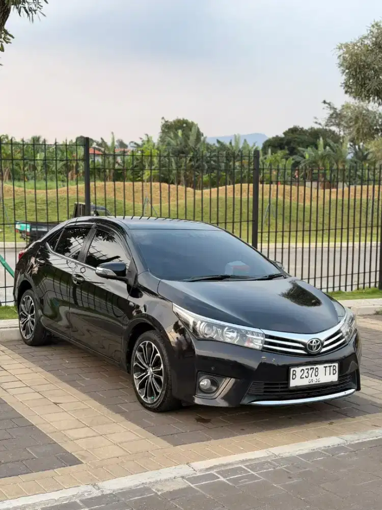 Jual Toyota Corolla Altis 2015 V hitam HARGA CASH