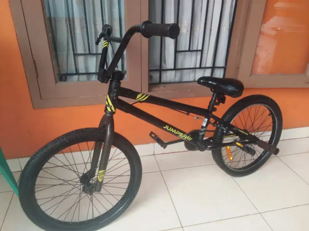 SEPEDA BEKAS BMX 20 INCH UNITED JUMPER PARK