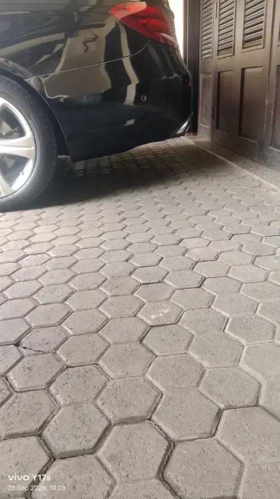 Supir pribadi atau kantor siap