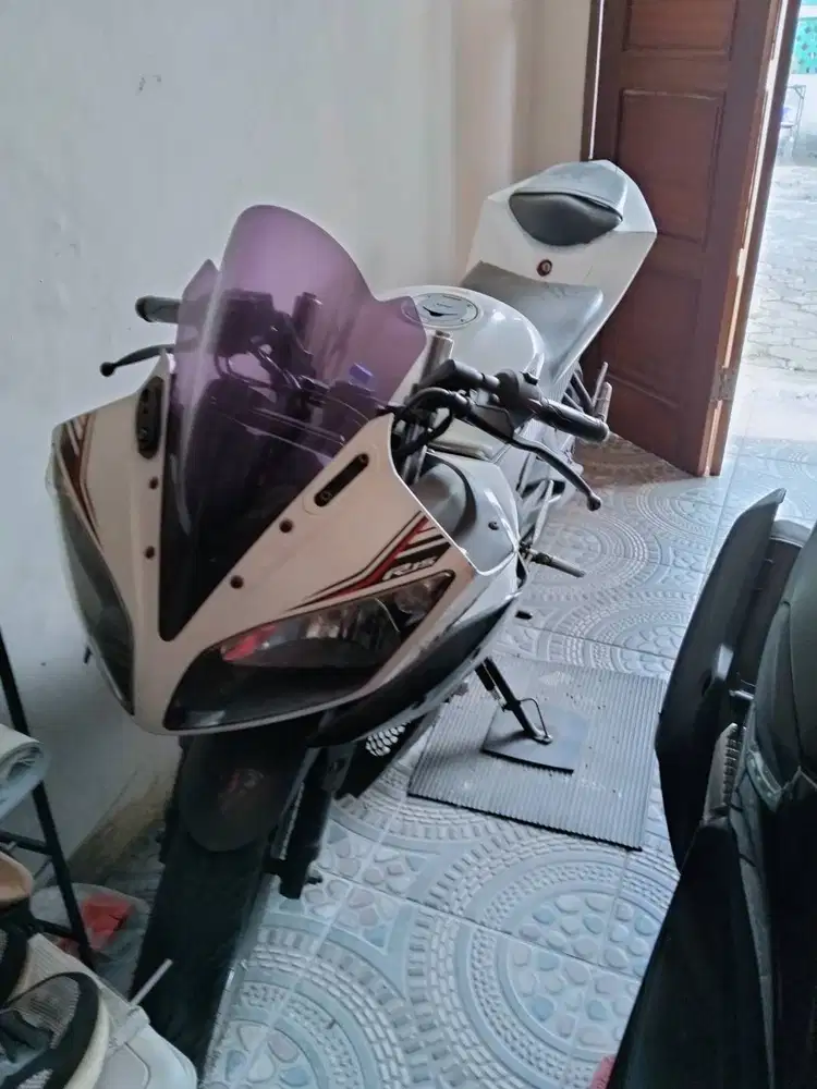 Yamaha R15 2016