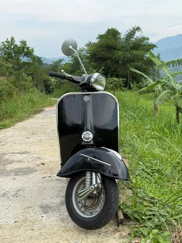Body set vespa sprint india a.k.a bajaj chetak/deluxe