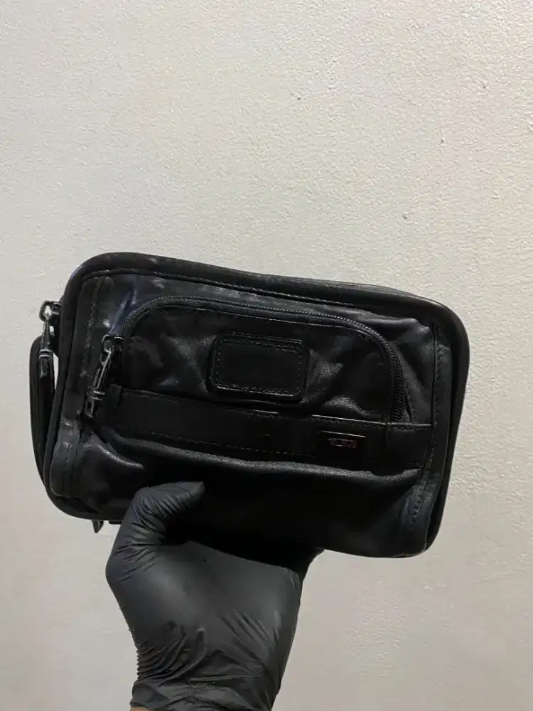 Handbag pouch TUMI alpha bravo leather original sale net price