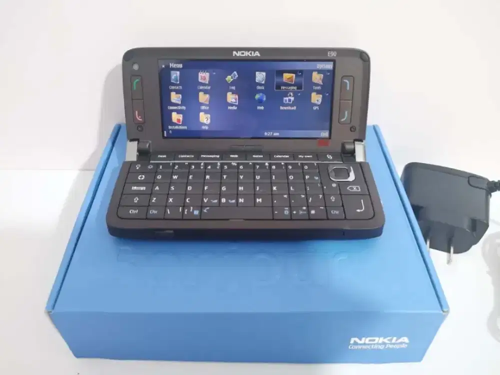 Nokia E Series E90 Communicator Symbian Business Keyboard Smartphone