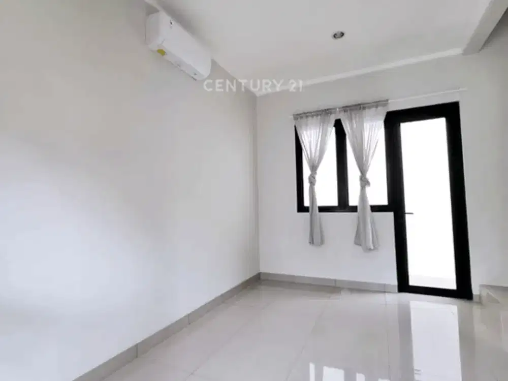 Rumah Modern Minimalis Disewakan Di Regia Summarecon Crown Gading