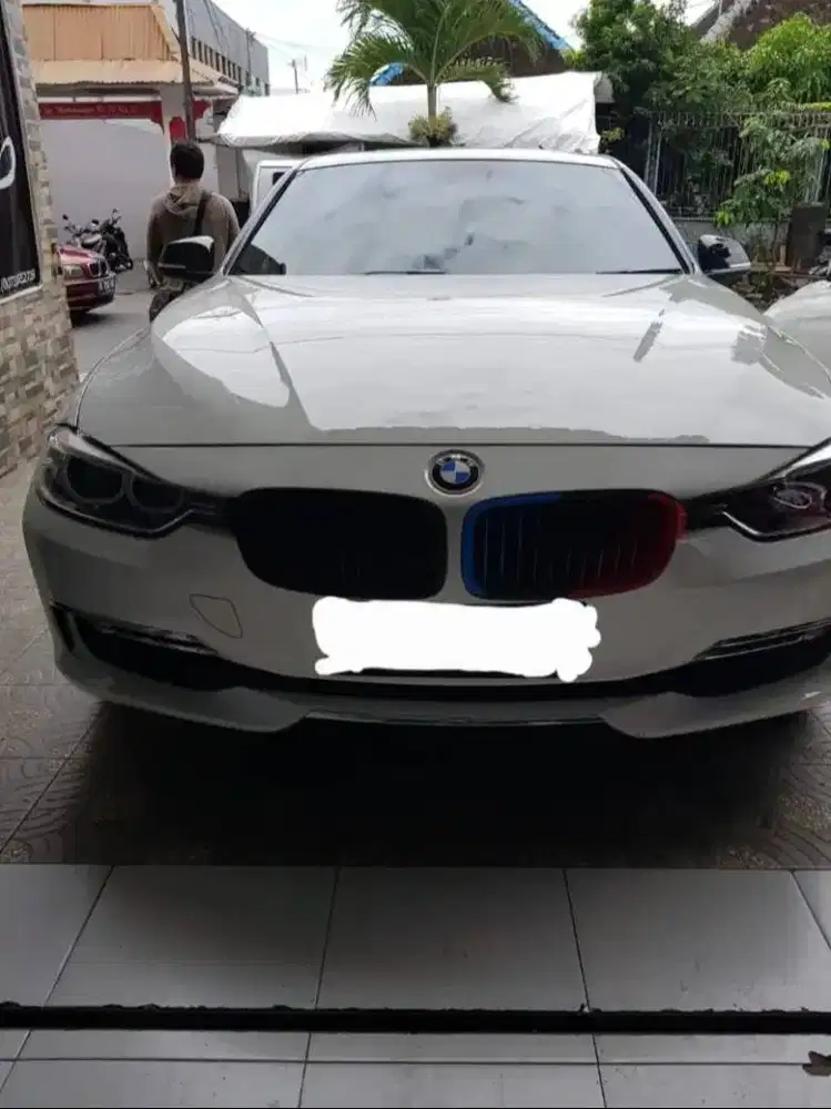 Bmw 328i putih kondisi istimewa