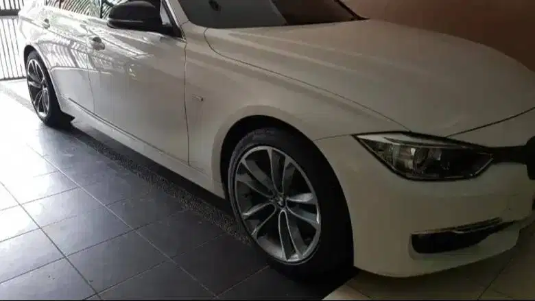 Bmw 328i putih kondisi istimewa