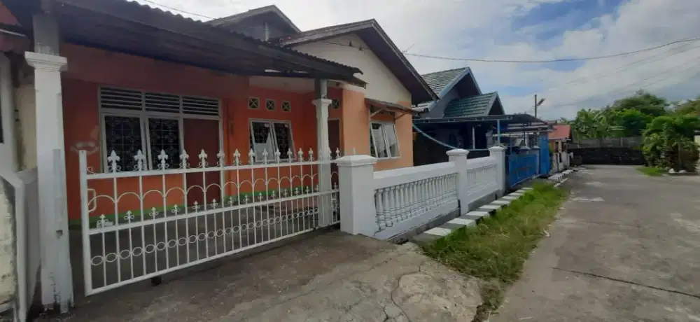 Rumah dijual cepat di Komp Mawar Putih Padang