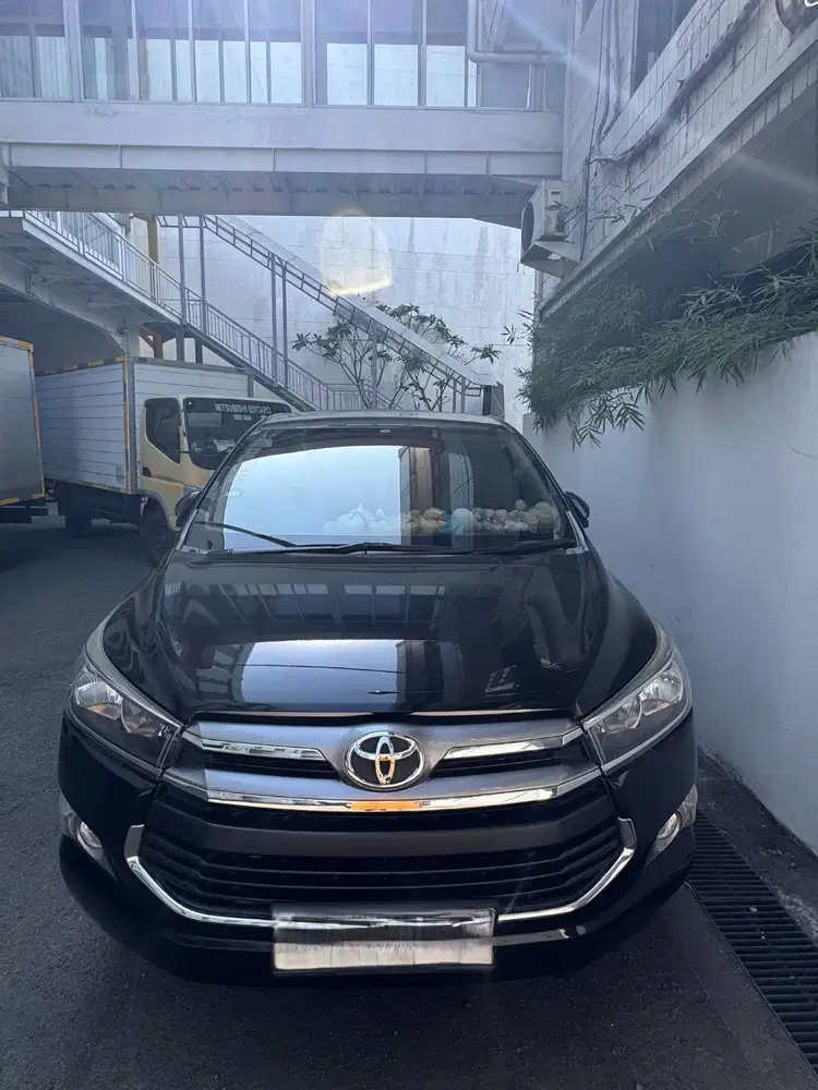MOBIL INNOVA HITAM BENSIN KONDISI MULUS, KILOMETER RENDAH