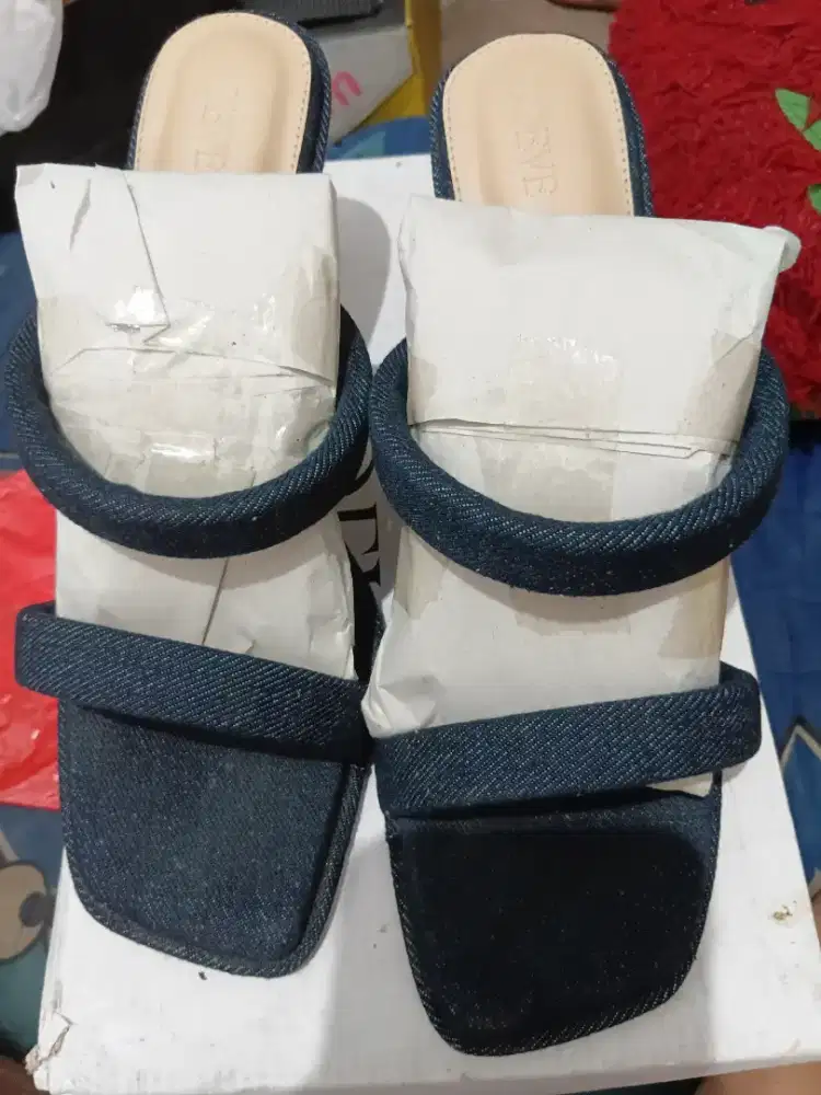 Sepatu sendal ZOEVE