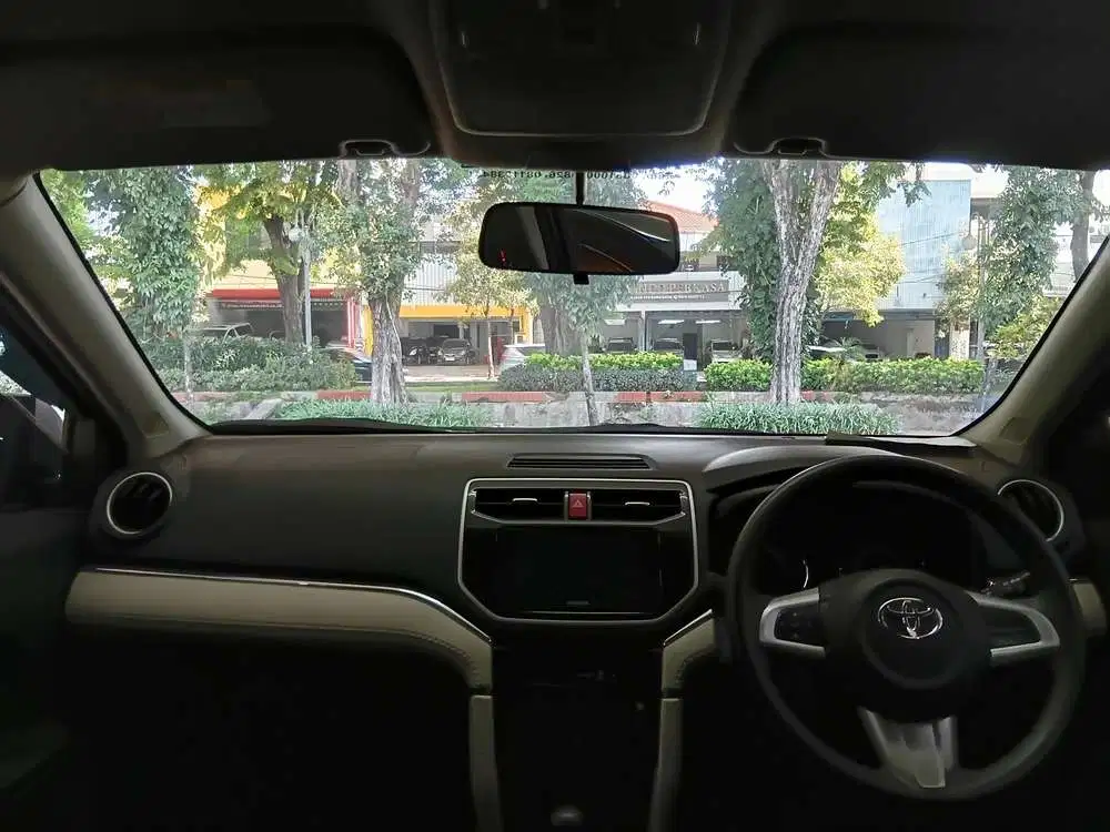 Toyota Rush G automatic Hitam Siap Pakai