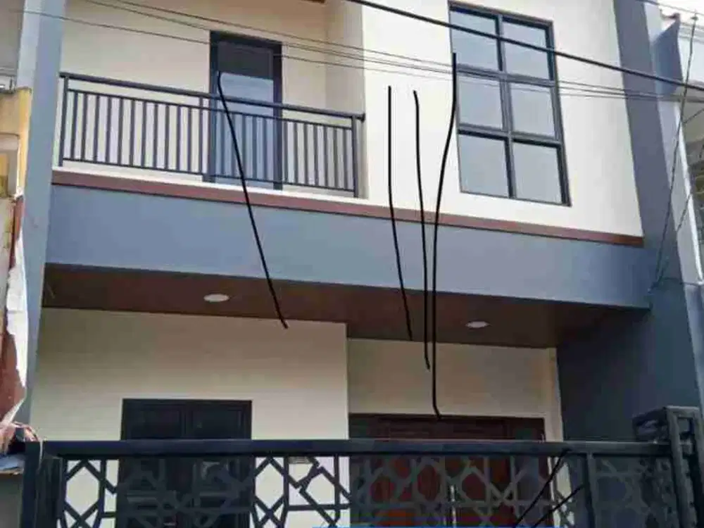 Dijual Rumah Siap Huni dengan desain modern & nyaman cocok untuk keluarga yang mengutamakan kenyamanan,ruang yang luas,dan kualitas hunian