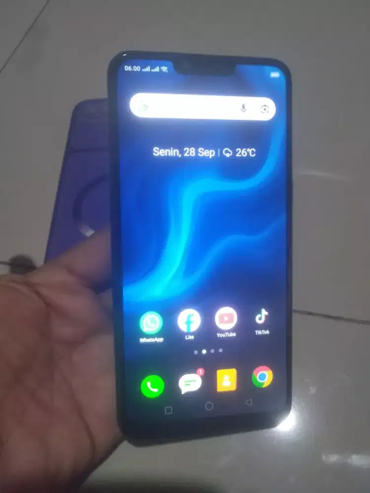 Realme 2 RAM 3//32 Normal tinggal pake aja,layar ORI bening