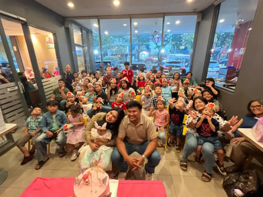 Di butuhkan pekerja yg bisa ngurus bayi