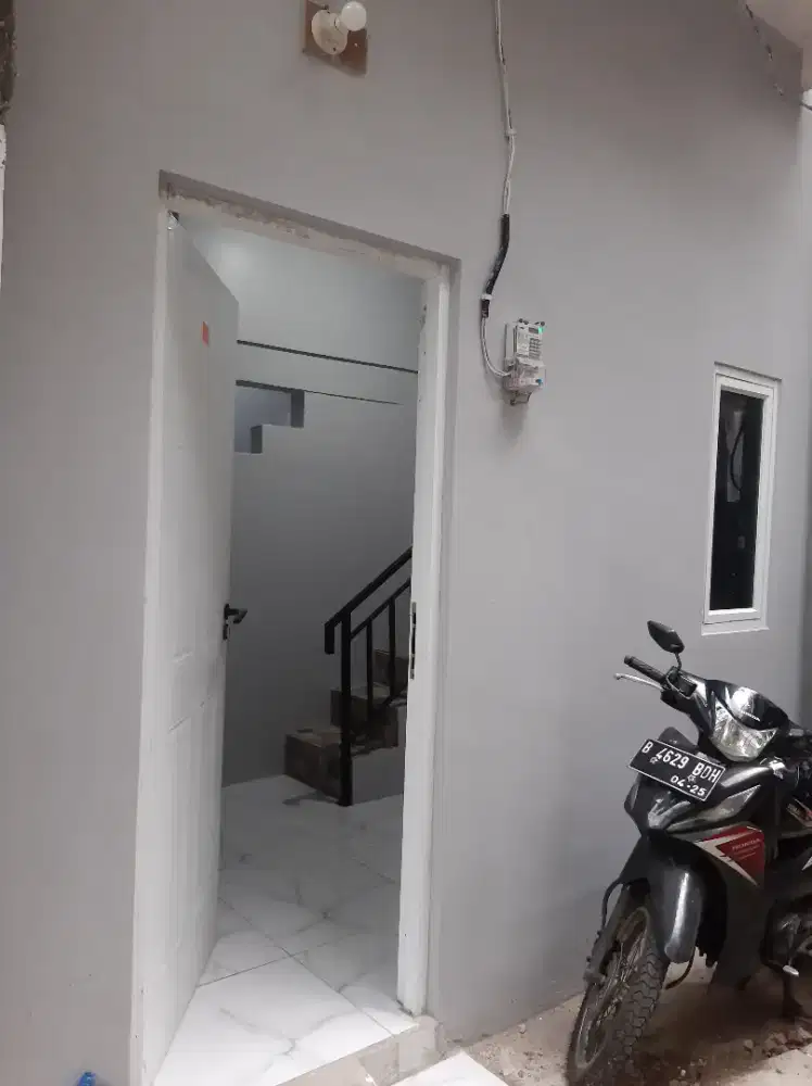 Di kontrakan Tahunan rumah minimalis 2 lantai bangunan baru