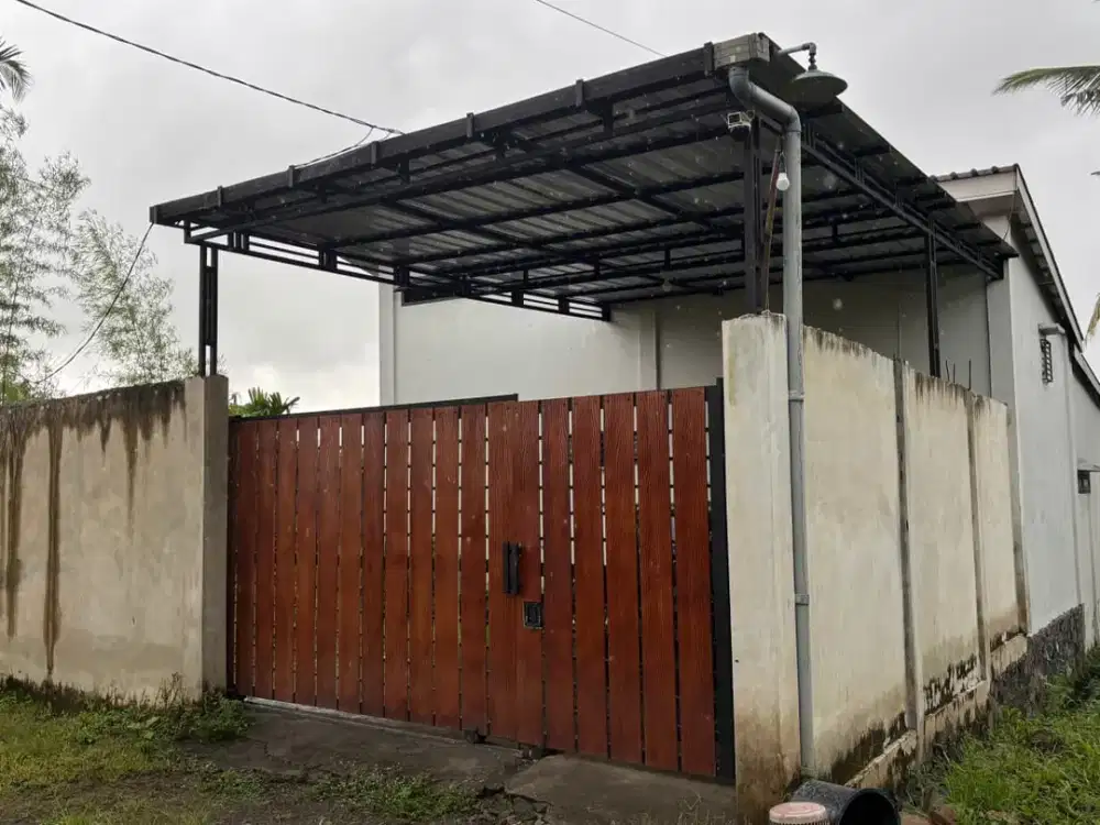 Rumah di kompleks perumahan Leneng Praya Lombok tengah