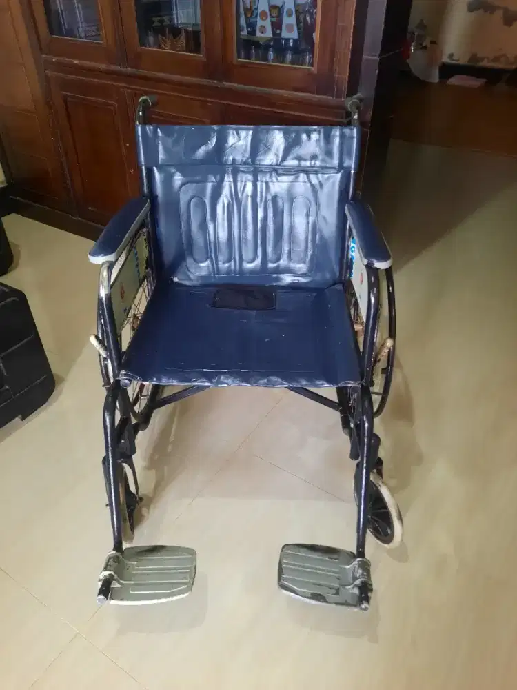 Kursi Roda for sale.