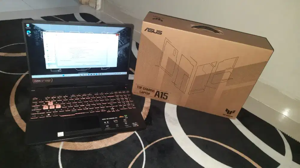Asus TUf A15. Ryzen 7 7435H , ram 16 gb DDR5 ,SSD 512 RTX 3050full set