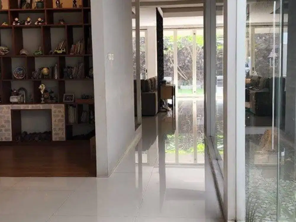 Rumah Furnished 2 Lantai Margorejo Indah Hadap Selatan Row 2,5 Mobil