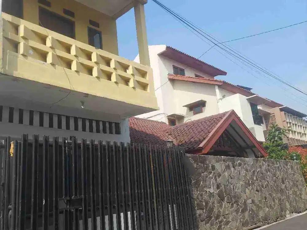 RUMAH 2 LANTAI DI KOMPLEK SUPER NYAMAN, BISA UNTUK KANTOR, PASIRKALIKI.