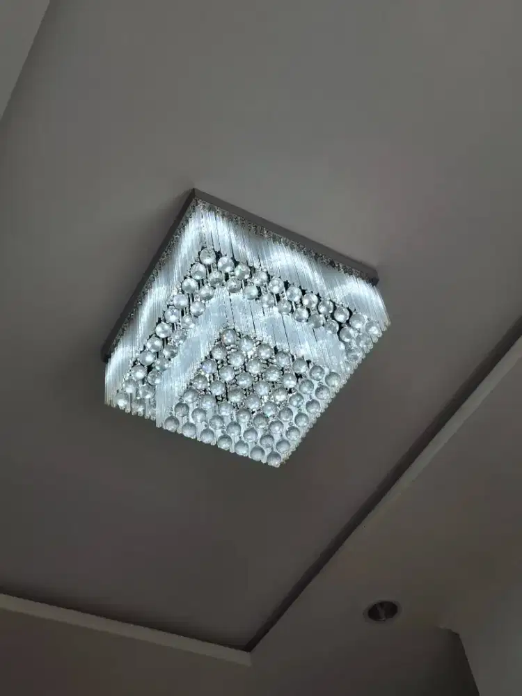 Lampu kristal 3 warna lampu ada remote