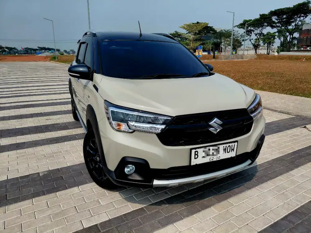 (LIKE NEW) SUZUKI XL 7 ALPHA HYBRID TWO TONE TH 2025