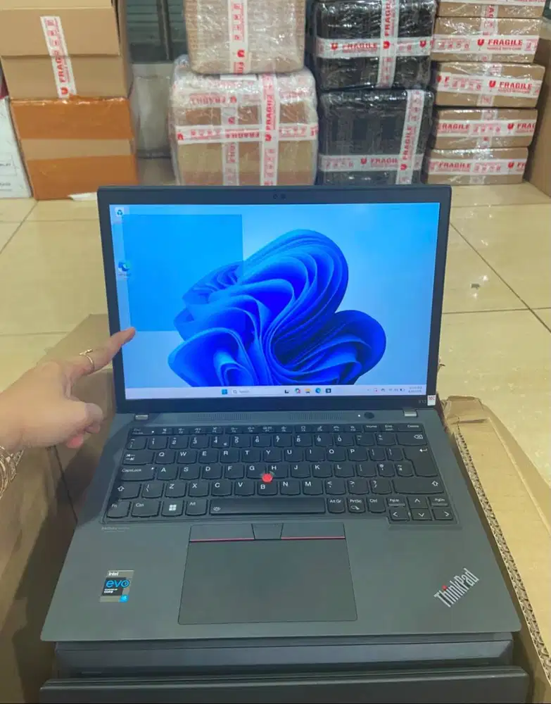 LENOVO THINKPAD X13 G2 TOUCH CORE I5 GEN11 16/256 LAYAR 13 INCH *ET