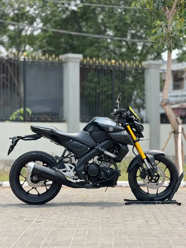 YAMAHA MT15 HITAM 2020 KM LOW PAJAK PANJANG LIKE NEW