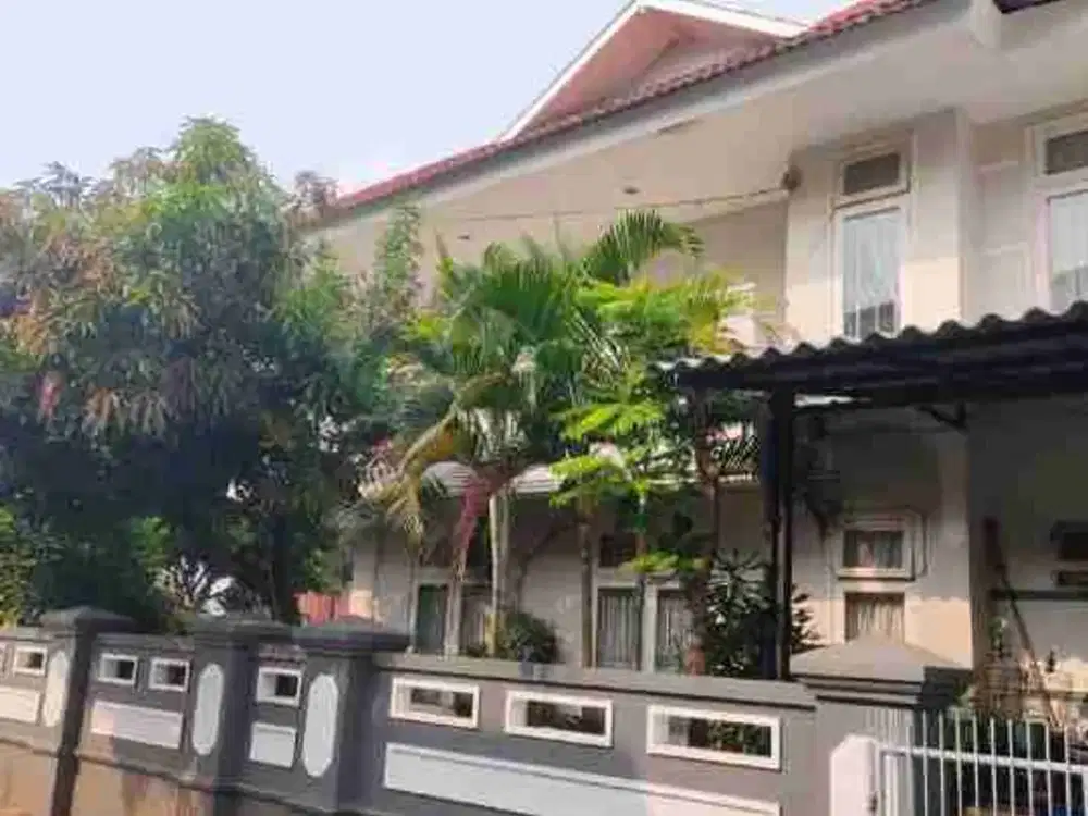Jual  Rumah Premium ,Rumah Hoek 2 lantai dengan tanah luas & posisi strategis dekat Mall