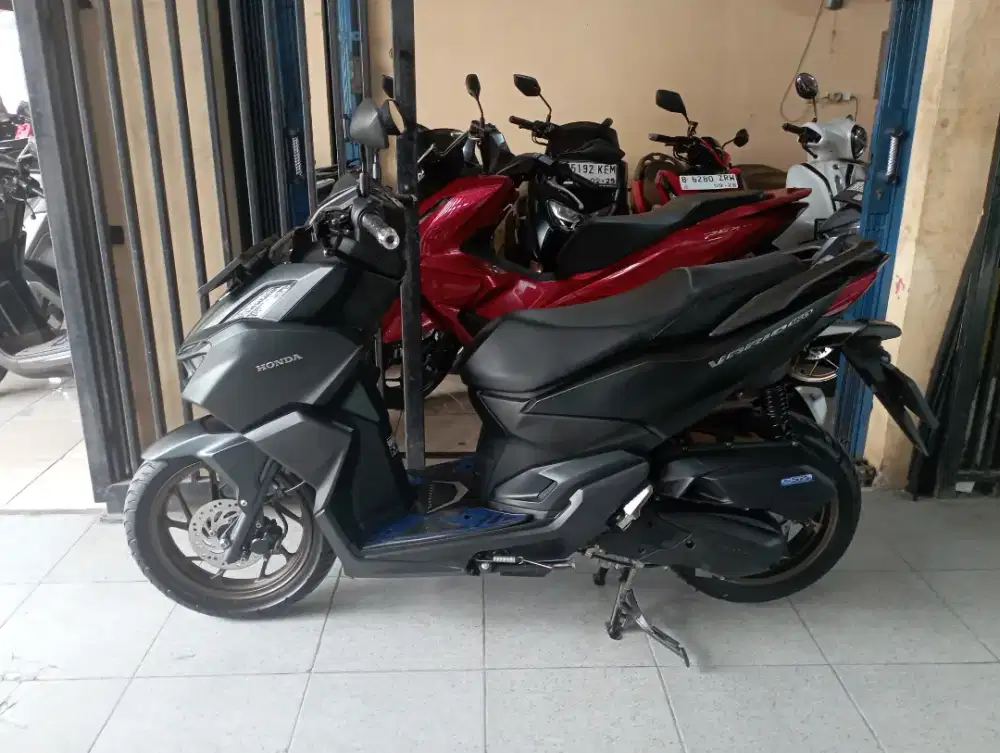 Km 5 RB HONDA VARIO 160 keyless good condition