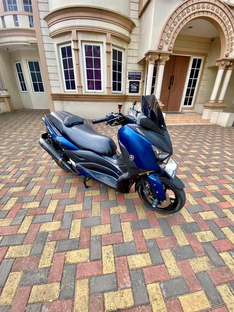 Xmax 2021 Signature Biru