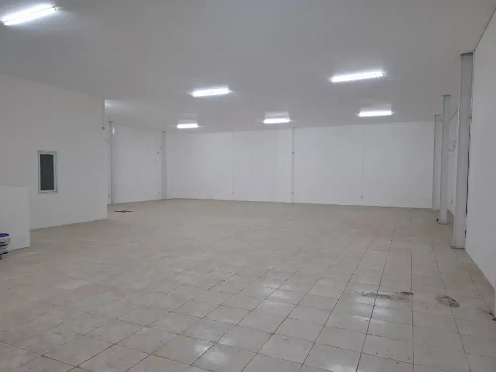 Disewakan gudang/tempat usaha 500m2 Jl. Caringin