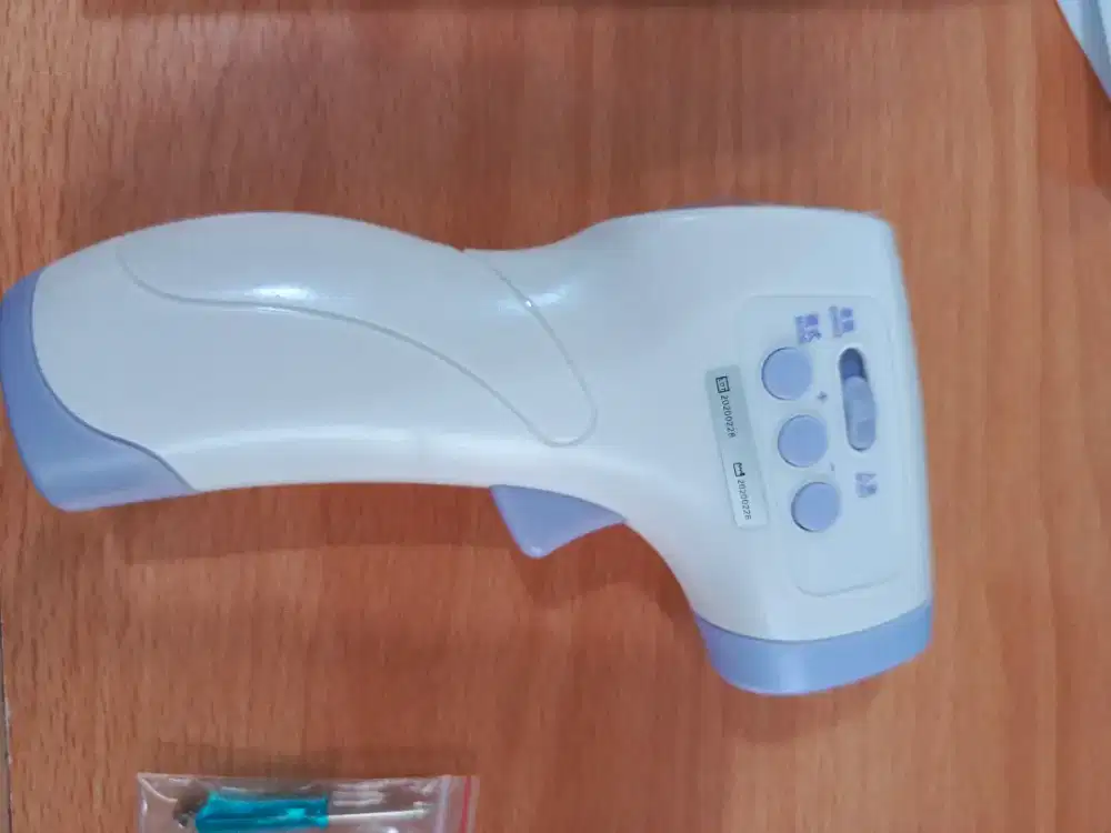 Thermometer cek suhu