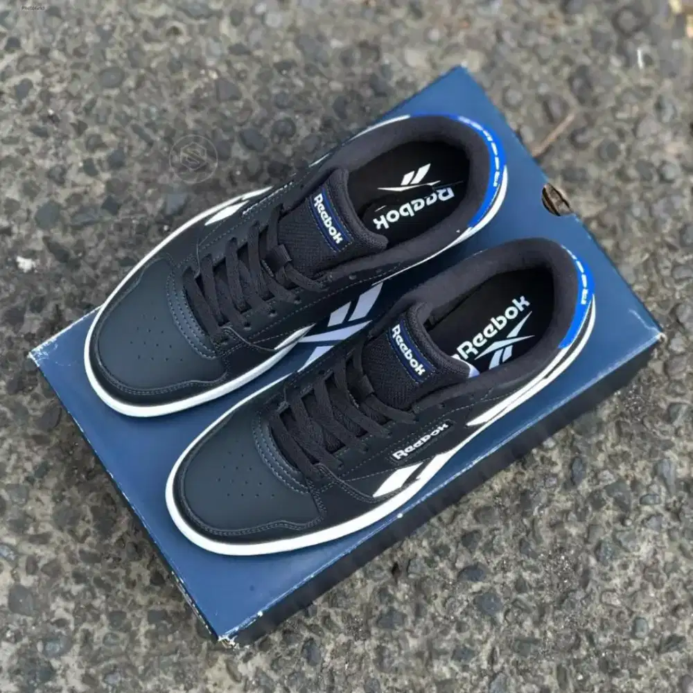 Sepatu original Reebok, khusus hari ini