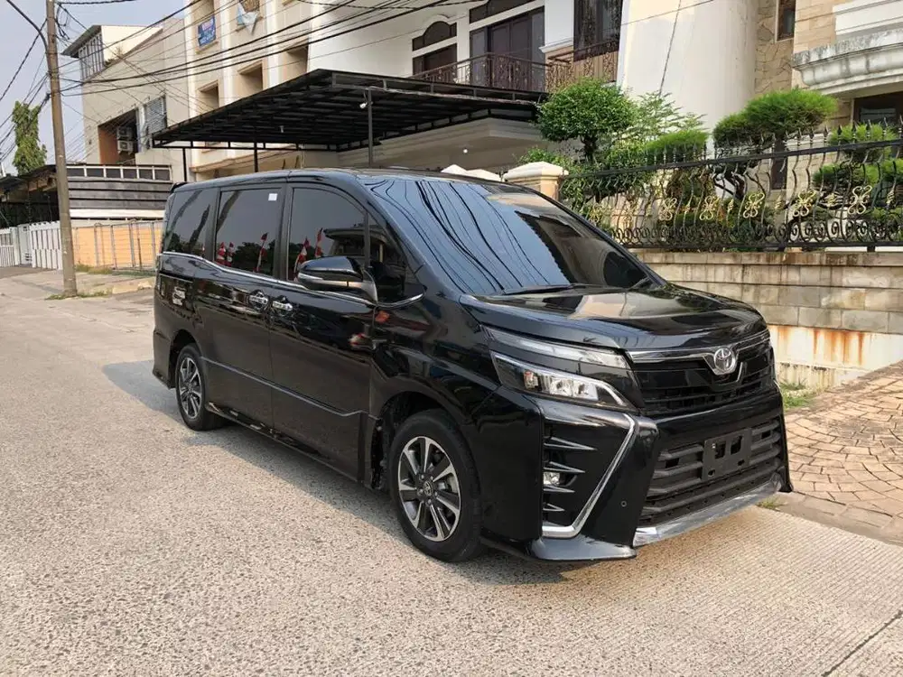 Toyota Voxy 2021
