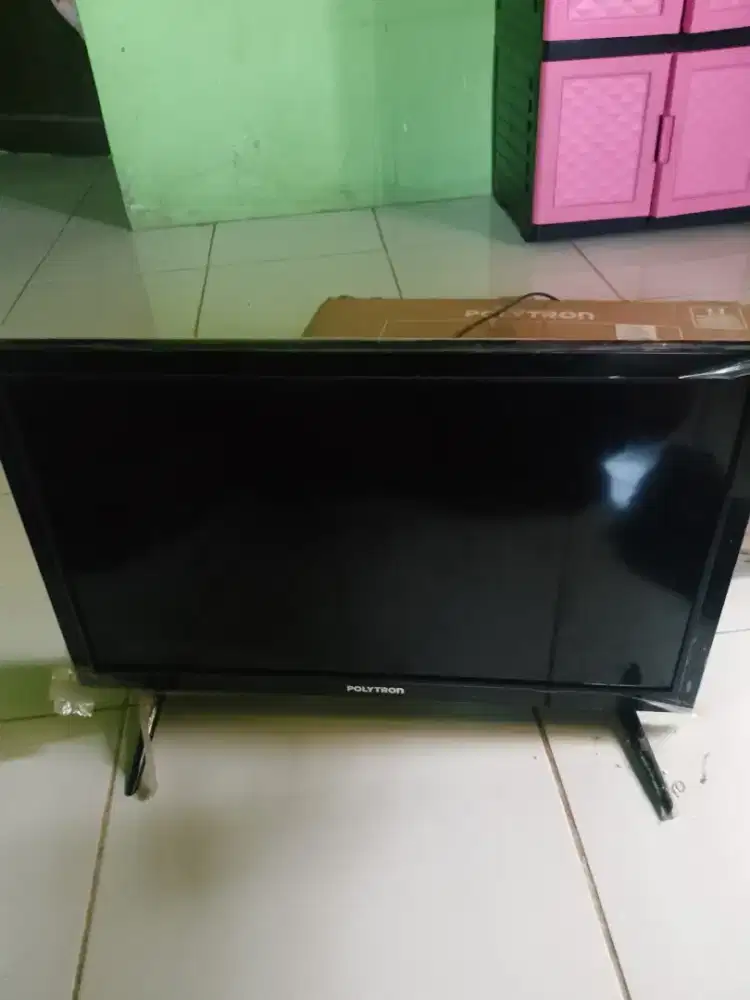 POLYTRON LED TV 24 INCH PEMAKAIAN 2 BULAN BISA NEGO