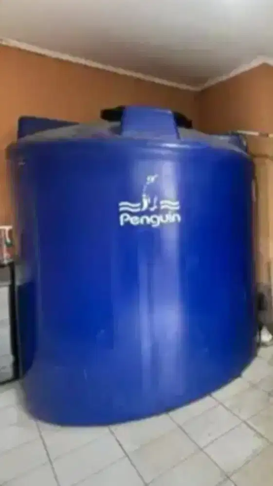 Tangki merk Pinguin 5000 lt kondisi 99 %