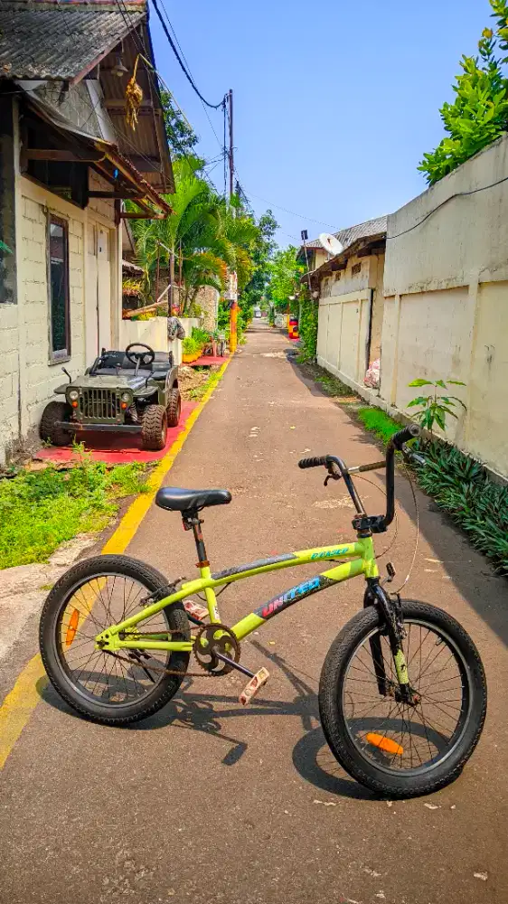 JUAL SEPEDA BMX UNITED D-BASED