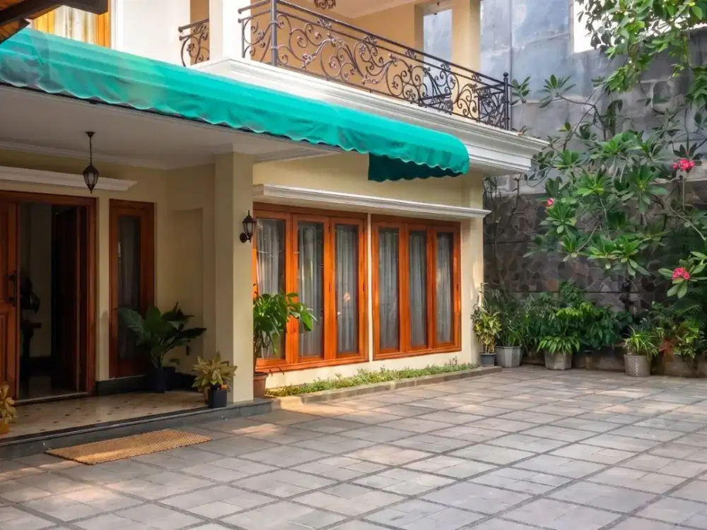 FOR SALE / DIJUAL RUMAH 2 LANTAI SIAP HUNI PRIME AREA MENTENG - JAKARTA PUSAT GOL.C, JALAN LEBAR & BEBAS BANJIR